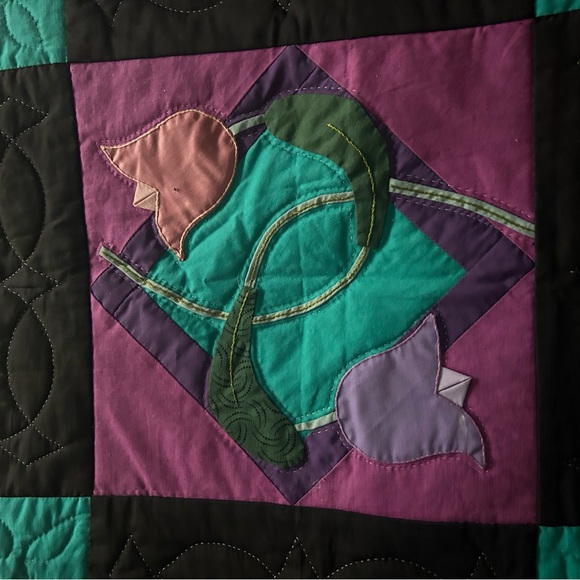 Tulips quilted wall hanging tulips purple green - Picture 9 of 10